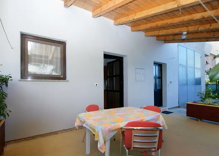 Boris 1965 Apartman Póla